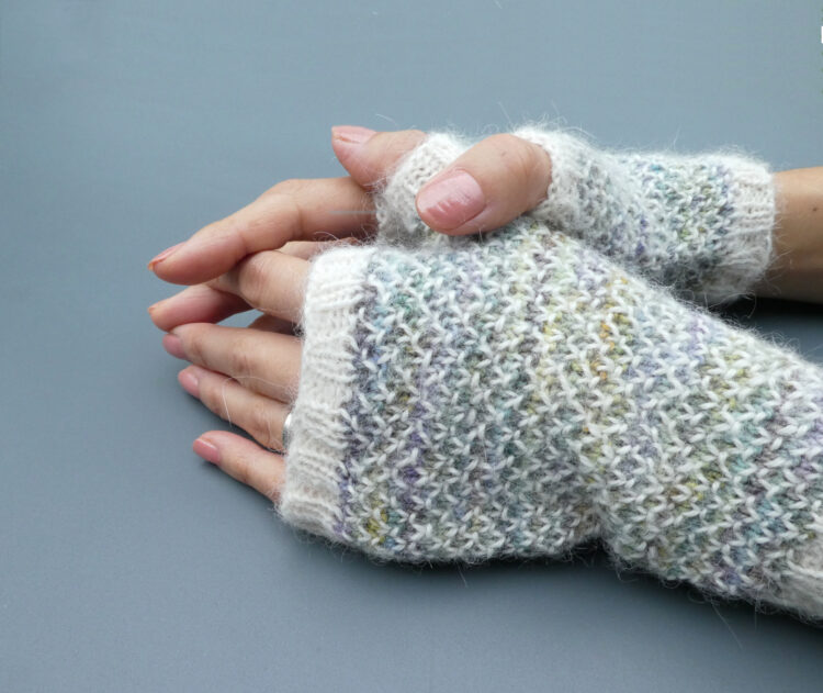 Spring Thaw Mitts in English